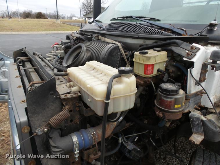 image for item L7228 2003 Chevrolet C4500 dump truck