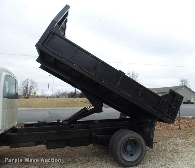 image for item L7228 2003 Chevrolet C4500 dump truck