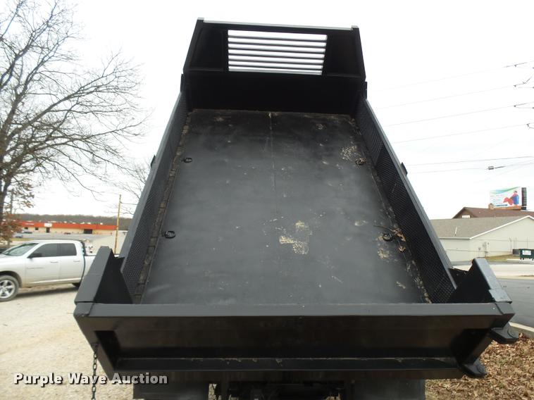 image for item L7228 2003 Chevrolet C4500 dump truck