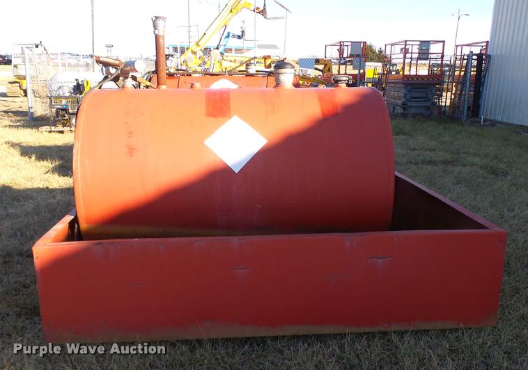 image for item L7230 500 gallon fuel tank