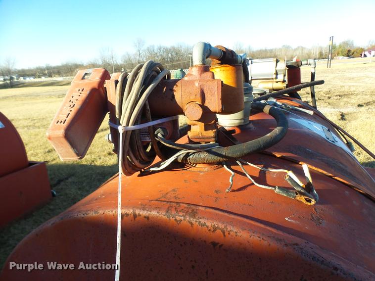 image for item L7231 500 gallon fuel tank