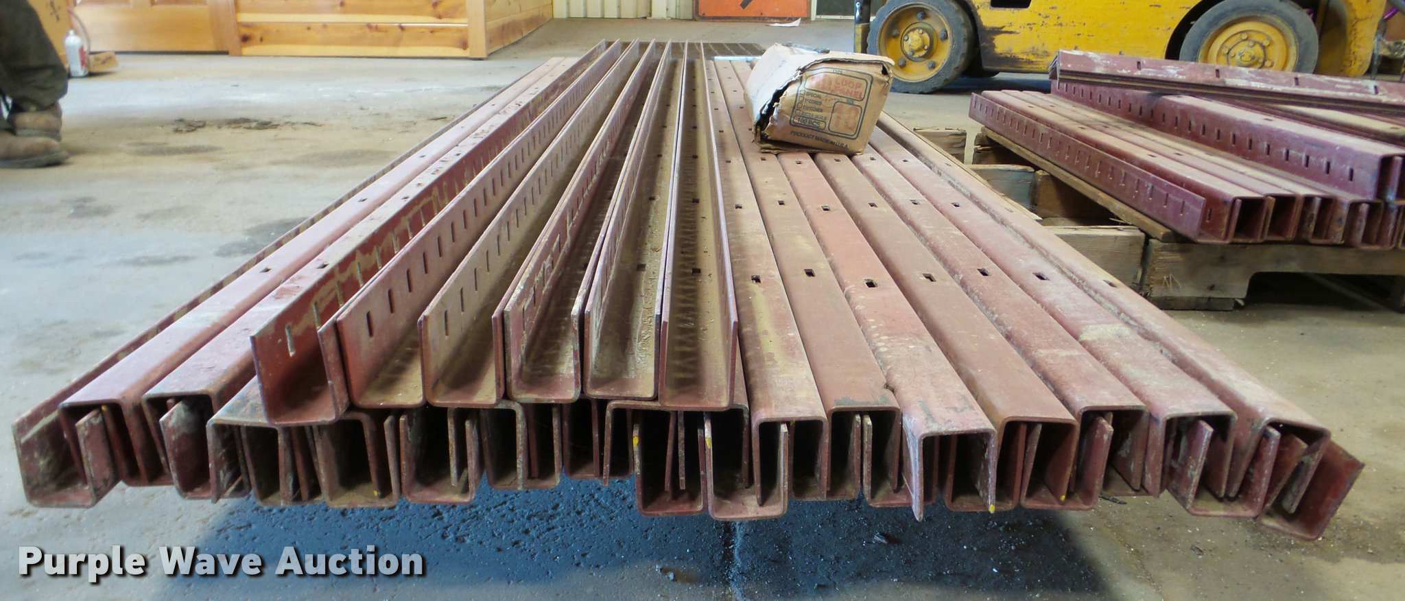 Symons steel ply hardware in Junction City, KS Item DA7268 sold