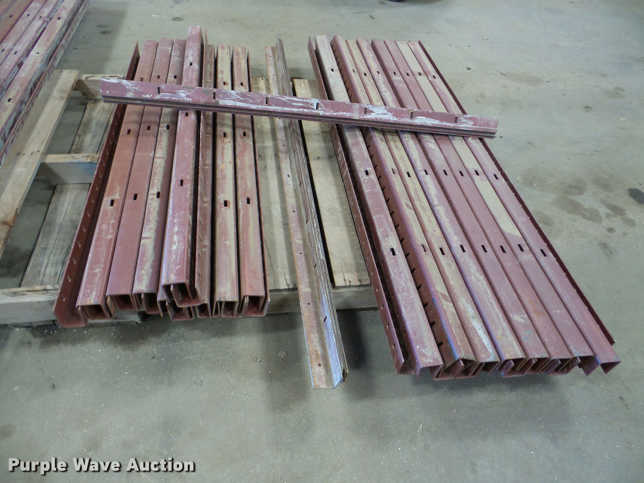 Symons steel ply hardware in Junction City, KS Item DA7268 sold