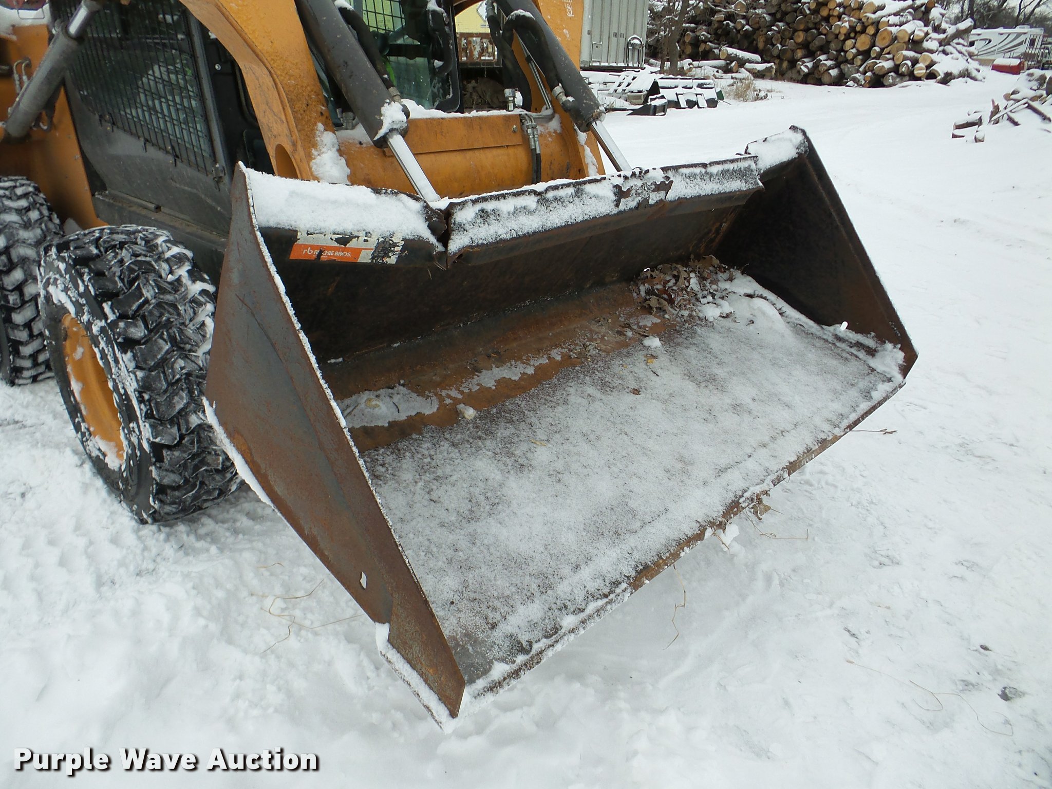 Skid steer bucket in Rochester, MN Item DF9633 sold Purple Wave