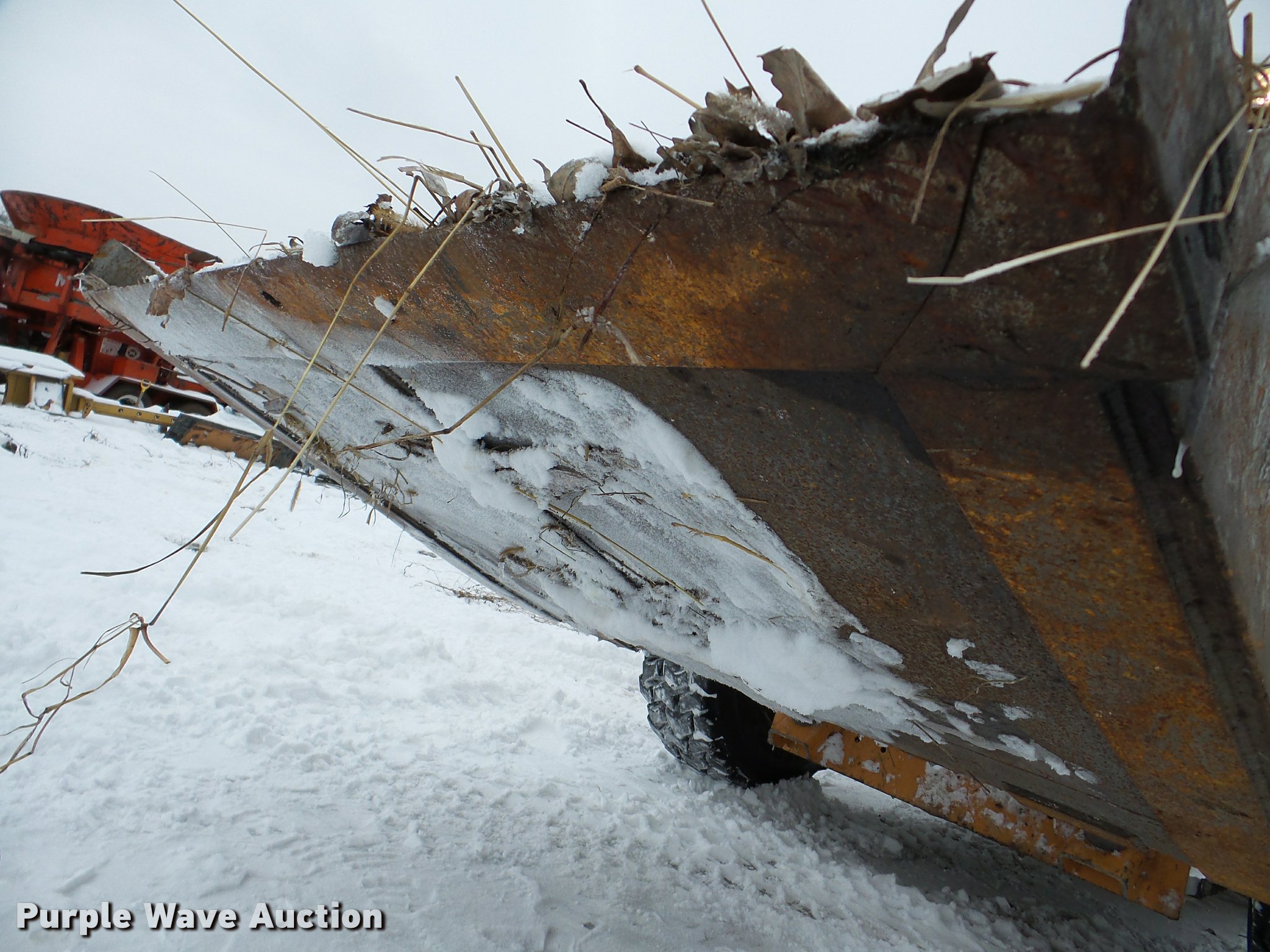 Skid steer bucket in Rochester, MN Item DF9637 sold Purple Wave