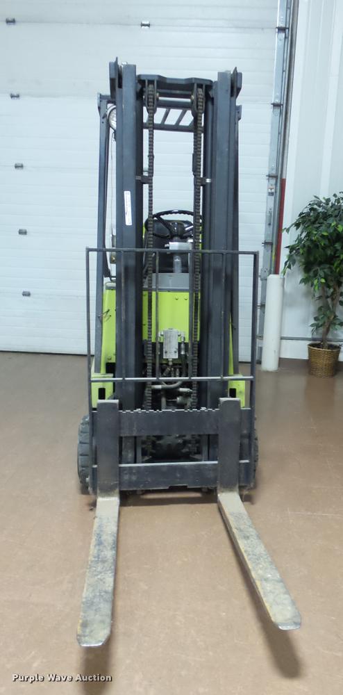 image for item BU9224 Clark C500-30 forklift