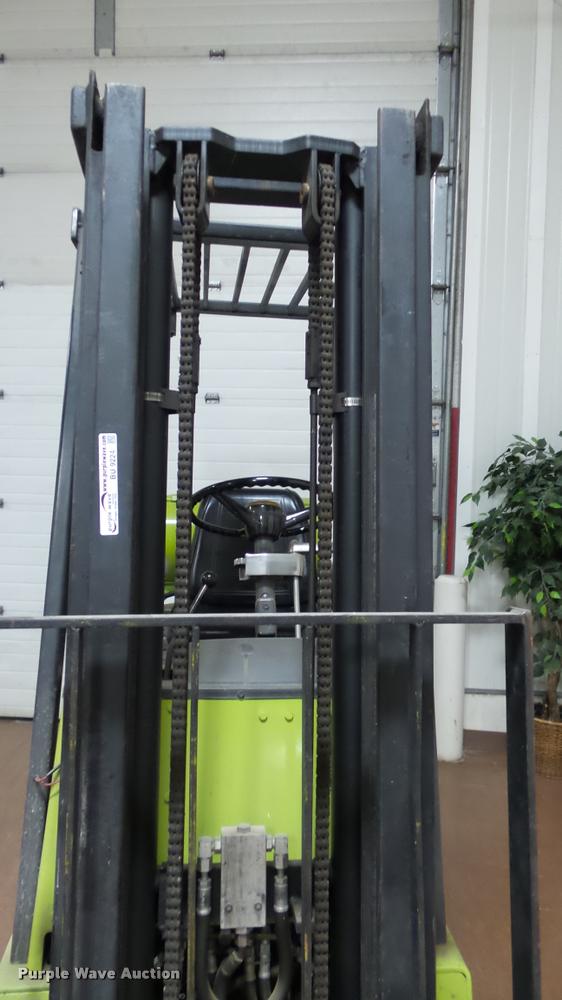 image for item BU9224 Clark C500-30 forklift