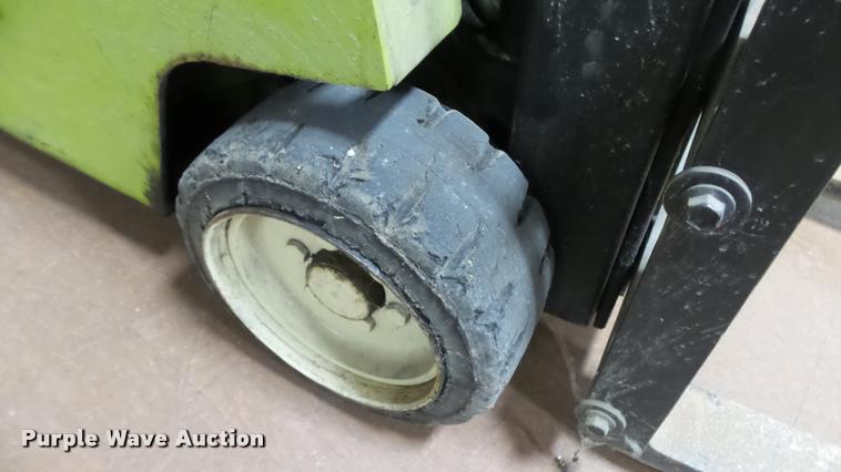 image for item BU9224 Clark C500-30 forklift