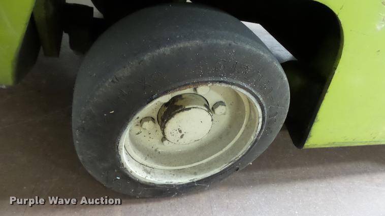 image for item BU9224 Clark C500-30 forklift