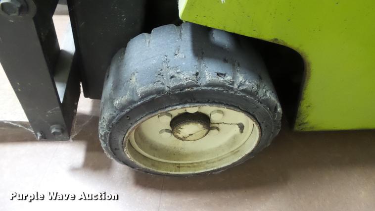image for item BU9224 Clark C500-30 forklift
