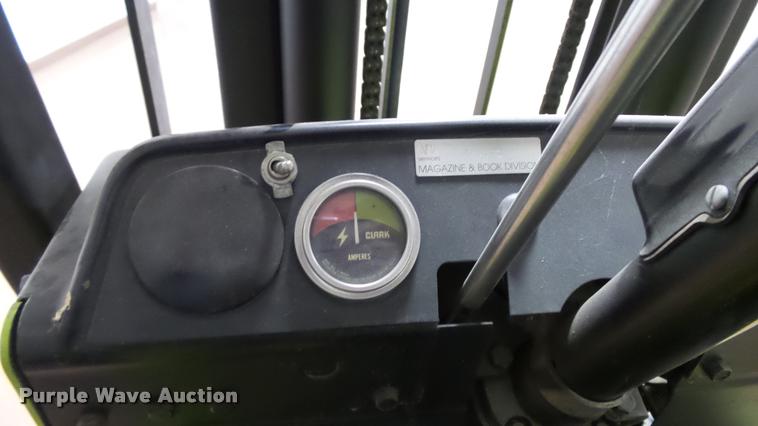 image for item BU9224 Clark C500-30 forklift