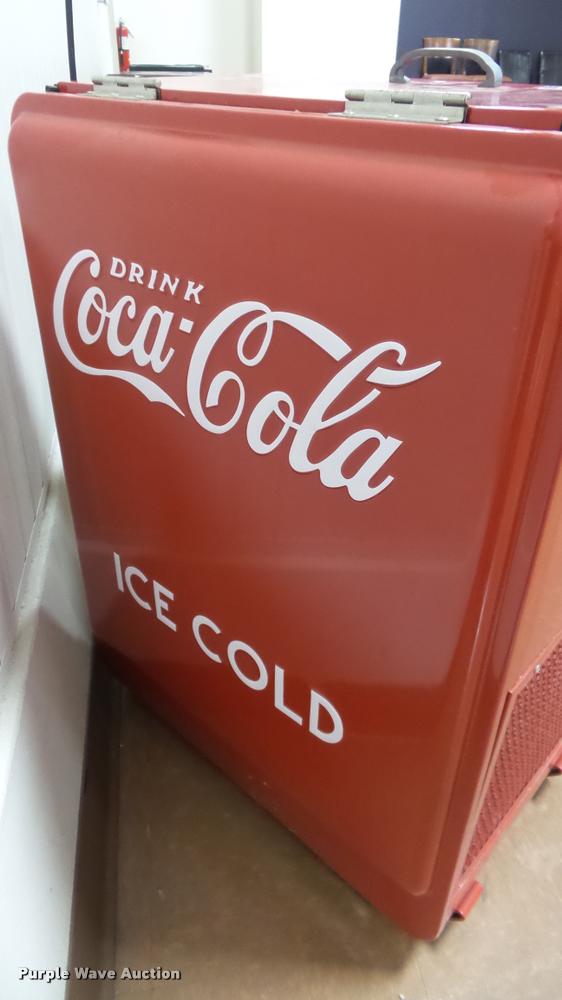 Coca Cola ice box in Manhattan, KS Item BU9243 sold Purple Wave