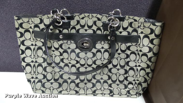 image for item DJ9276 (2) women's purses