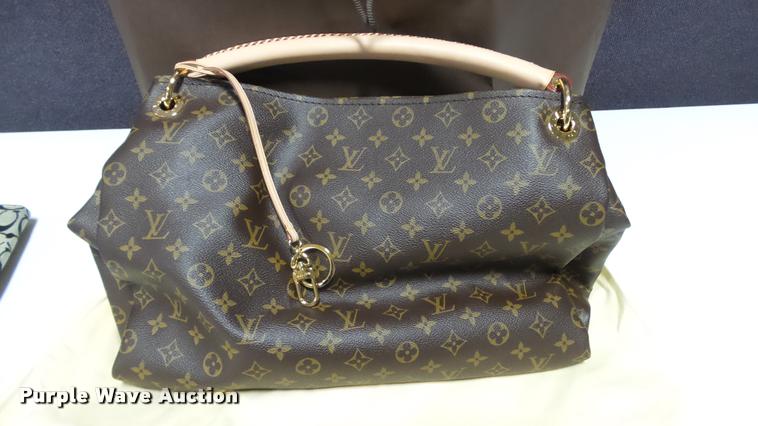 image for item DJ9276 (2) women's purses