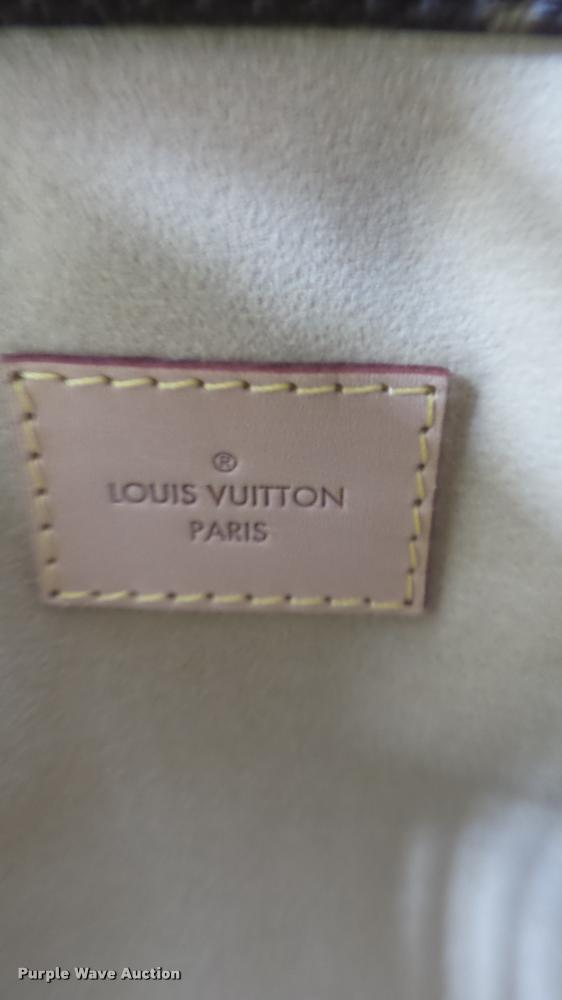 image for item DJ9276 (2) women's purses