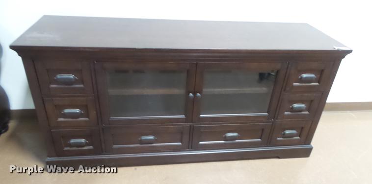 image for item DJ9283 Wood entertainment center