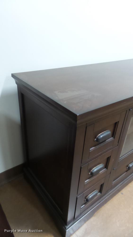 image for item DJ9283 Wood entertainment center