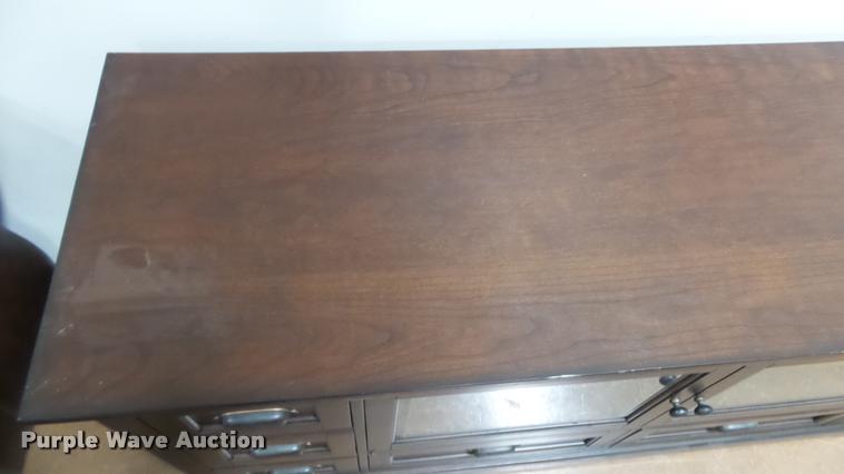 image for item DJ9283 Wood entertainment center