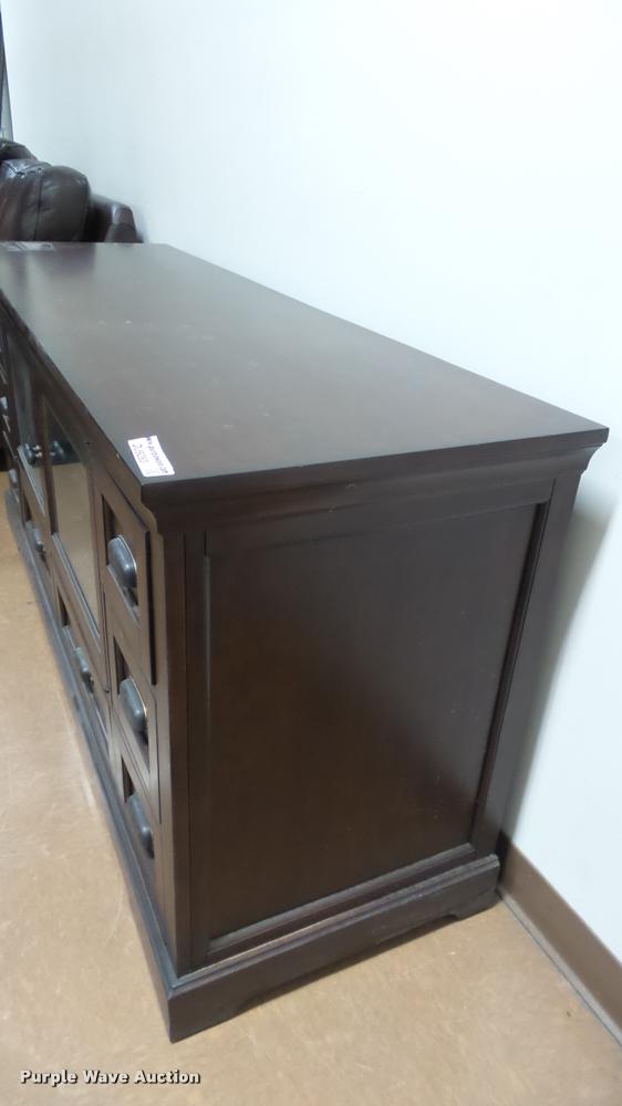 image for item DJ9283 Wood entertainment center