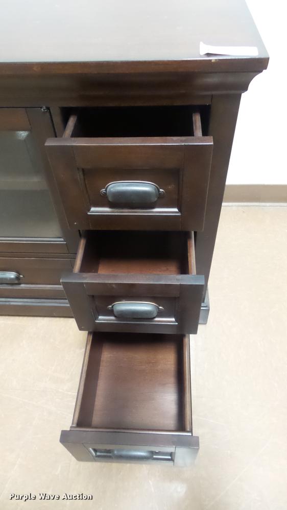 image for item DJ9283 Wood entertainment center