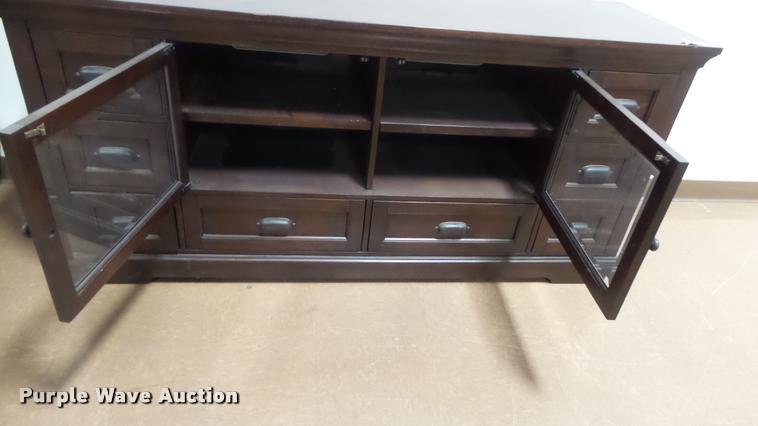 image for item DJ9283 Wood entertainment center