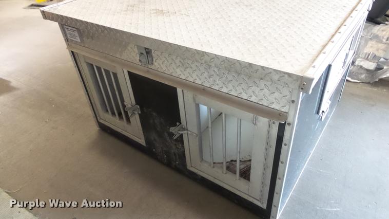 image for item DJ9318 Uplander/Houndsman dog box