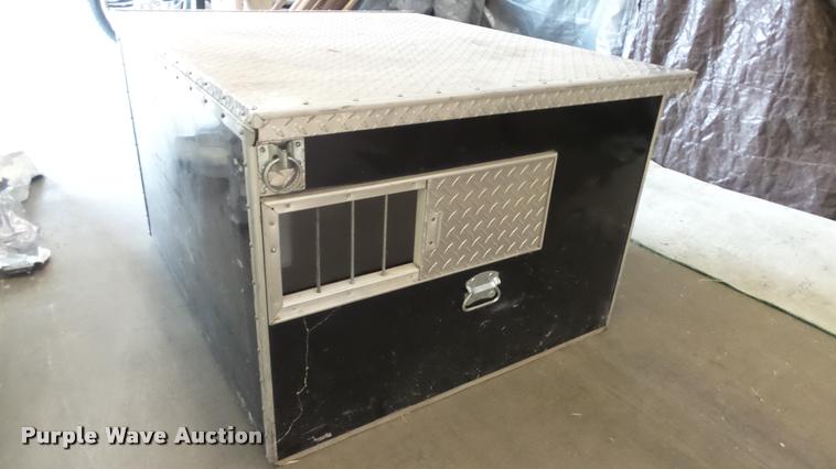 image for item DJ9318 Uplander/Houndsman dog box