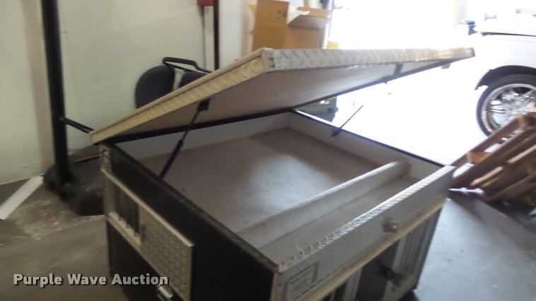 image for item DJ9318 Uplander/Houndsman dog box