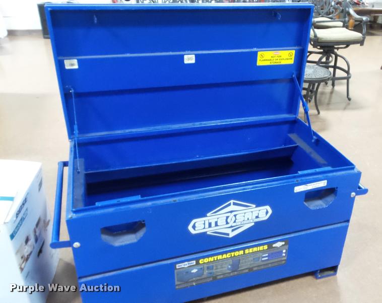 Site Safe Better Build contractor box in Manhattan, KS Item DJ9347