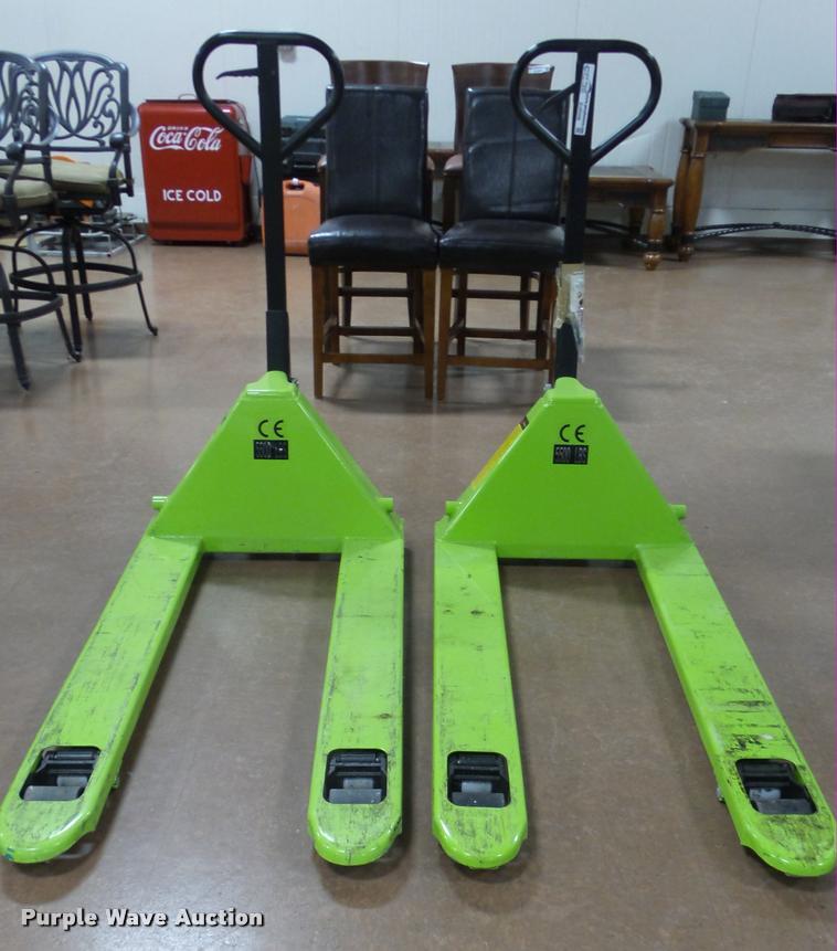 image for item DJ9348 (2) CE pallet forks