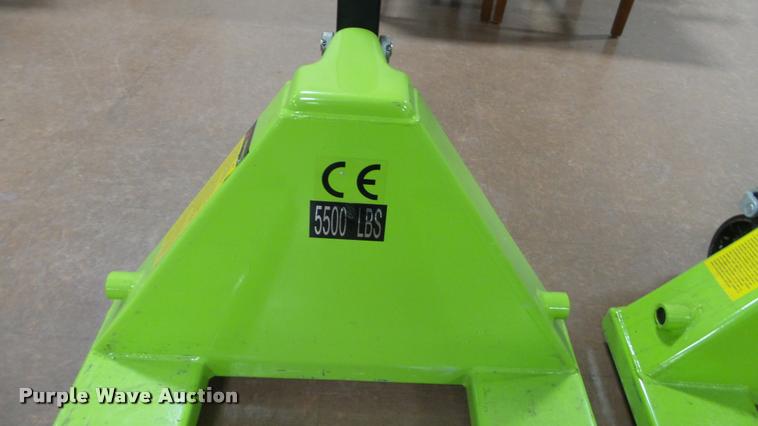 image for item DJ9348 (2) CE pallet forks
