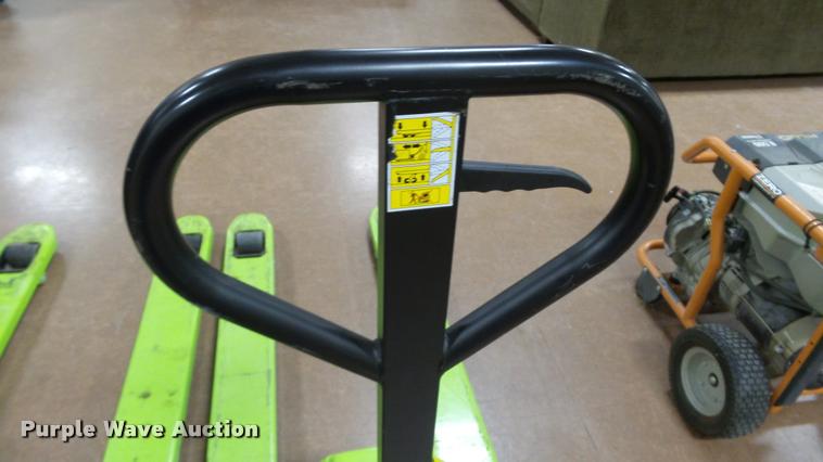 image for item DJ9348 (2) CE pallet forks