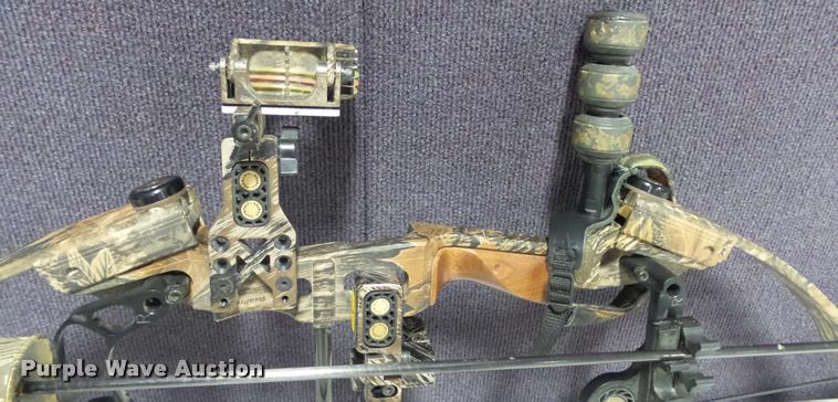 image for item DJ9364 Matthews compound bow