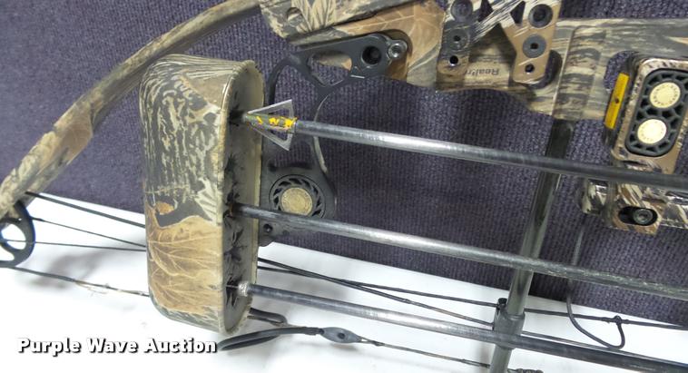 image for item DJ9364 Matthews compound bow