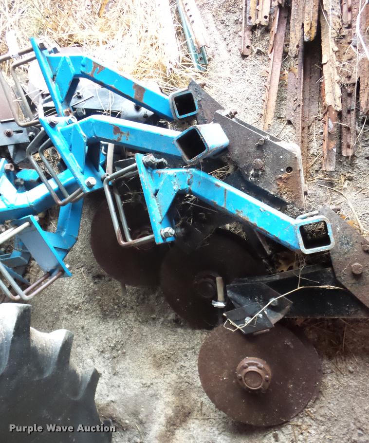 image for item AG9084 (16) Kinze fertilizer disk cleaners