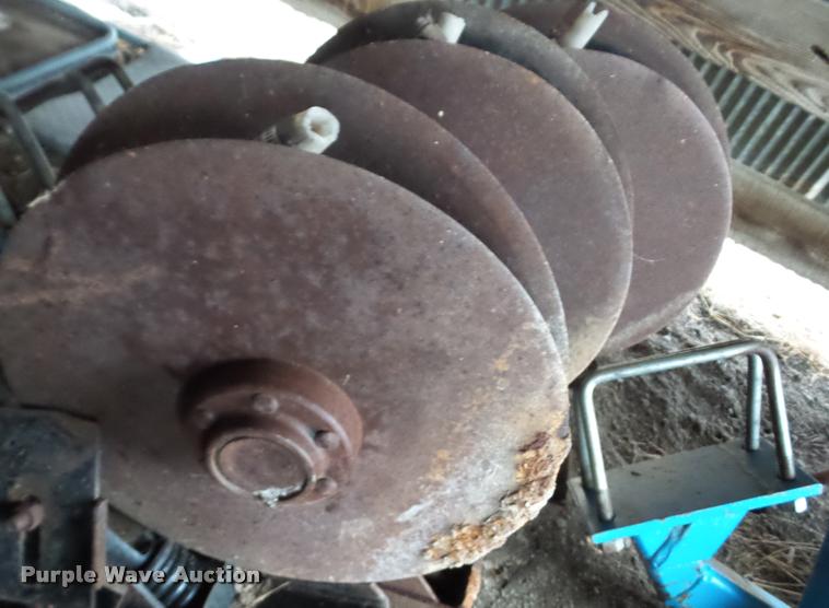 image for item AG9084 (16) Kinze fertilizer disk cleaners