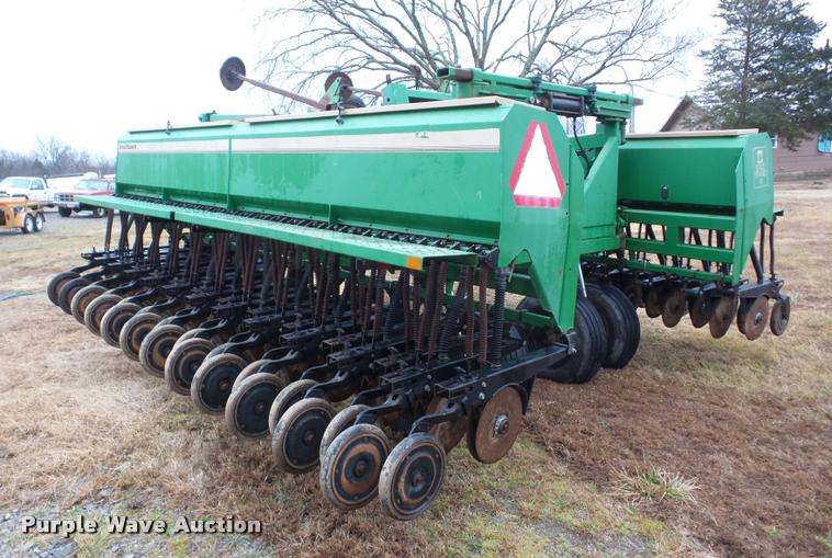 image for item AG9085 1999 Great Plains Solid Stand 30 grain drill