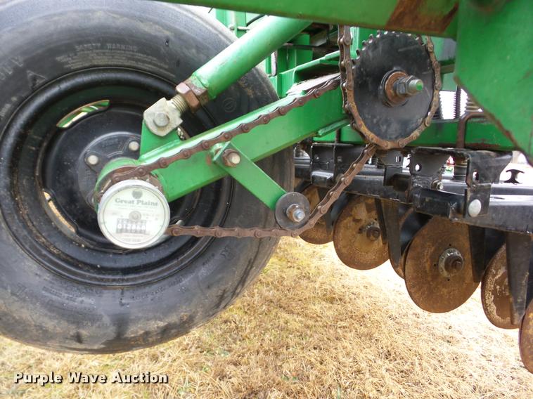 image for item AG9085 1999 Great Plains Solid Stand 30 grain drill