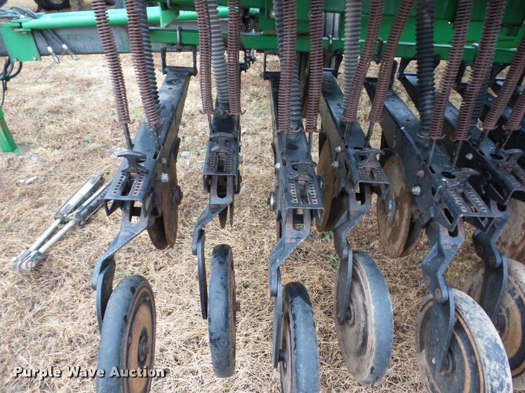image for item AG9085 1999 Great Plains Solid Stand 30 grain drill
