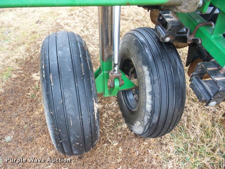 image for item AG9085 1999 Great Plains Solid Stand 30 grain drill