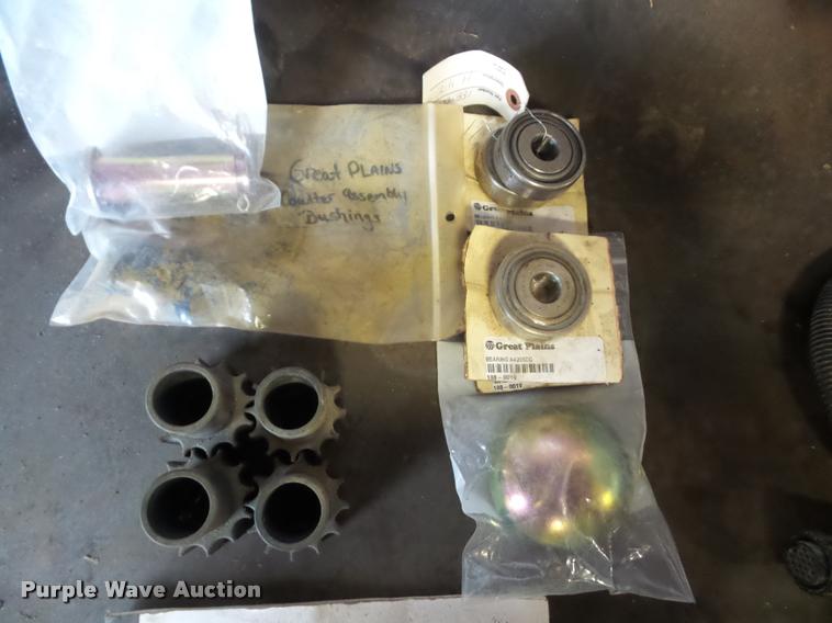 image for item AG9085 1999 Great Plains Solid Stand 30 grain drill