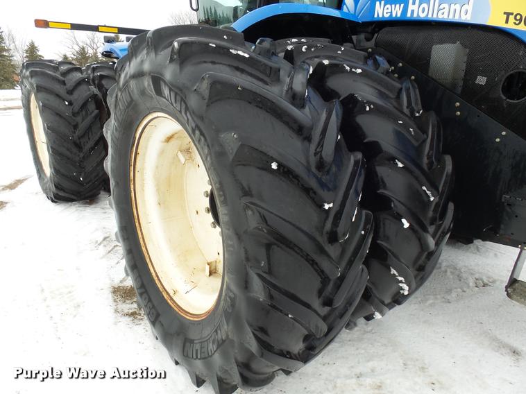 image for item AL9029 2008 New Holland T9040 4WD tractor