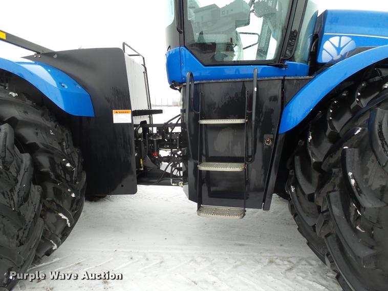 image for item AL9029 2008 New Holland T9040 4WD tractor
