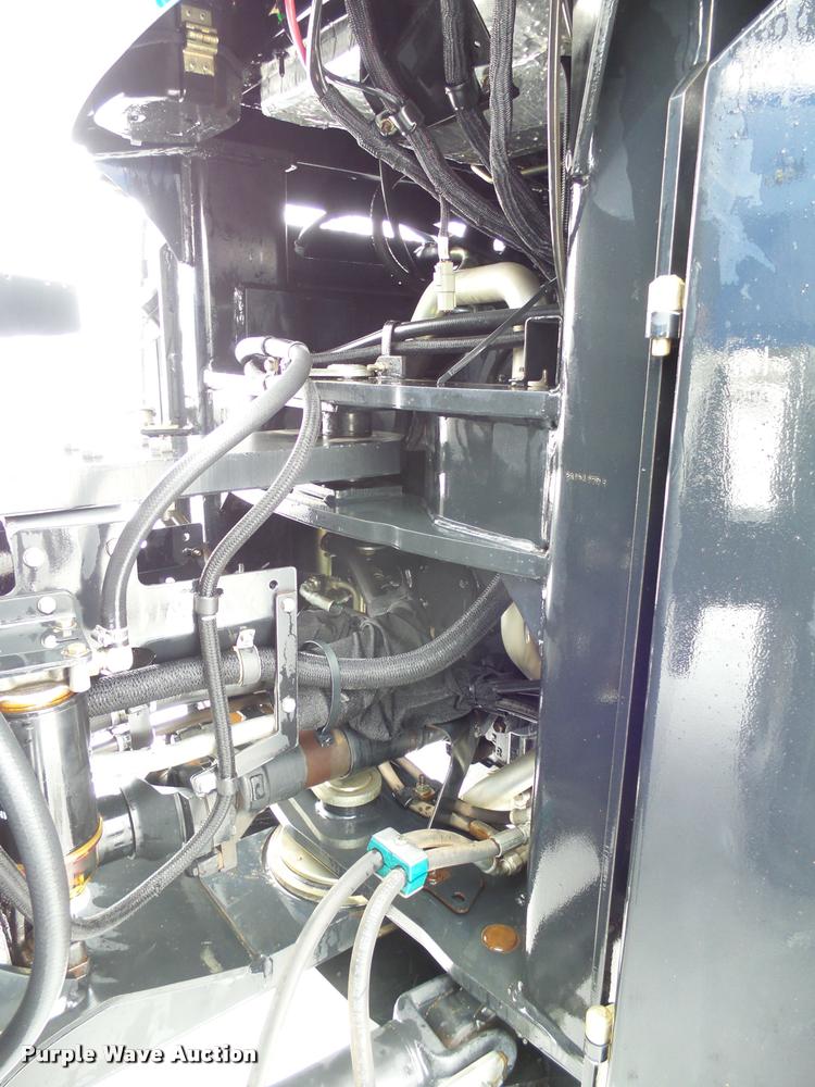 image for item AL9029 2008 New Holland T9040 4WD tractor