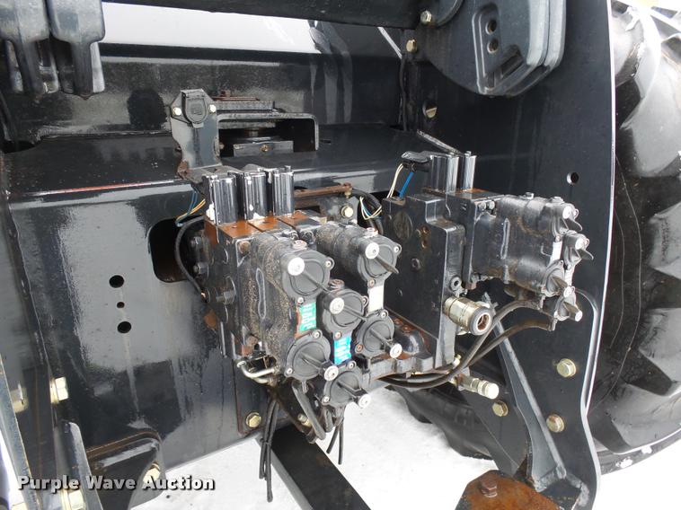 image for item AL9029 2008 New Holland T9040 4WD tractor