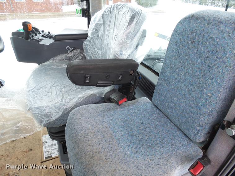 image for item AL9029 2008 New Holland T9040 4WD tractor