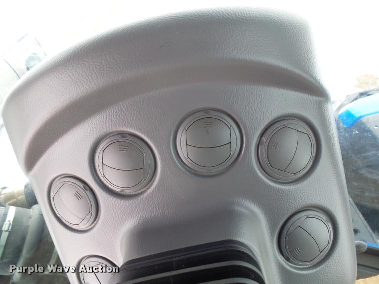 image for item AL9029 2008 New Holland T9040 4WD tractor