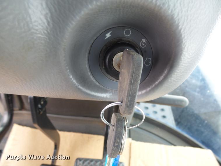 image for item AL9029 2008 New Holland T9040 4WD tractor