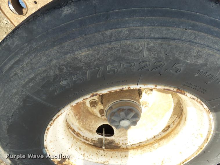 image for item AL9041 1989 Fruehauf nurse tank van trailer