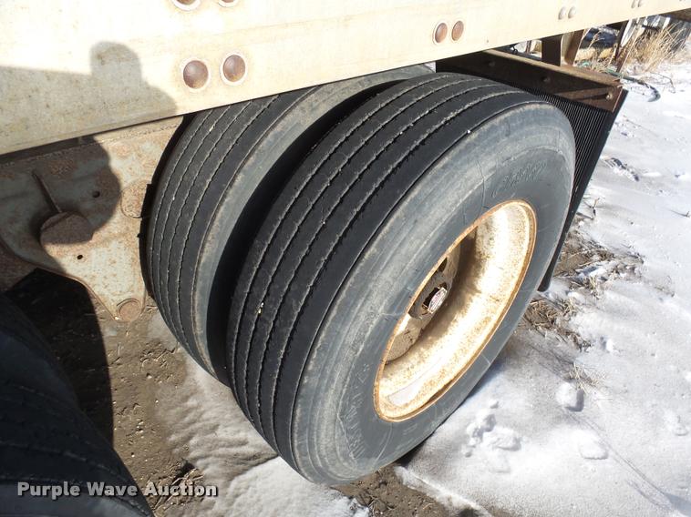 image for item AL9041 1989 Fruehauf nurse tank van trailer